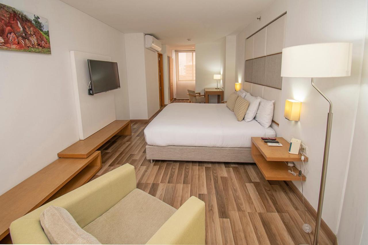 Hotel Cosmos 칼리 외부 사진