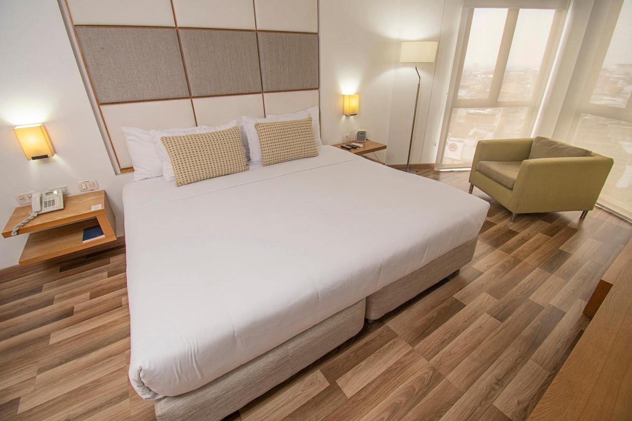 Hotel Cosmos 칼리 외부 사진