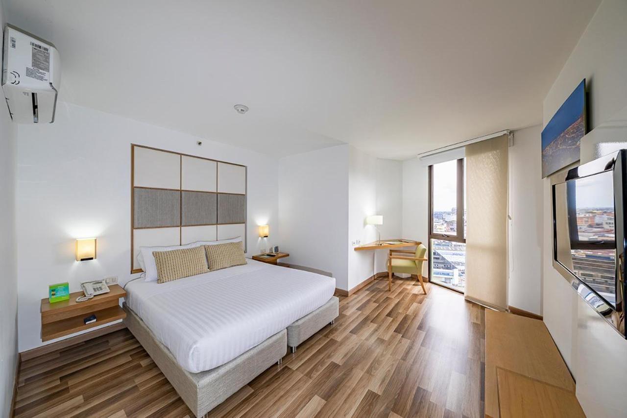 Hotel Cosmos 칼리 외부 사진