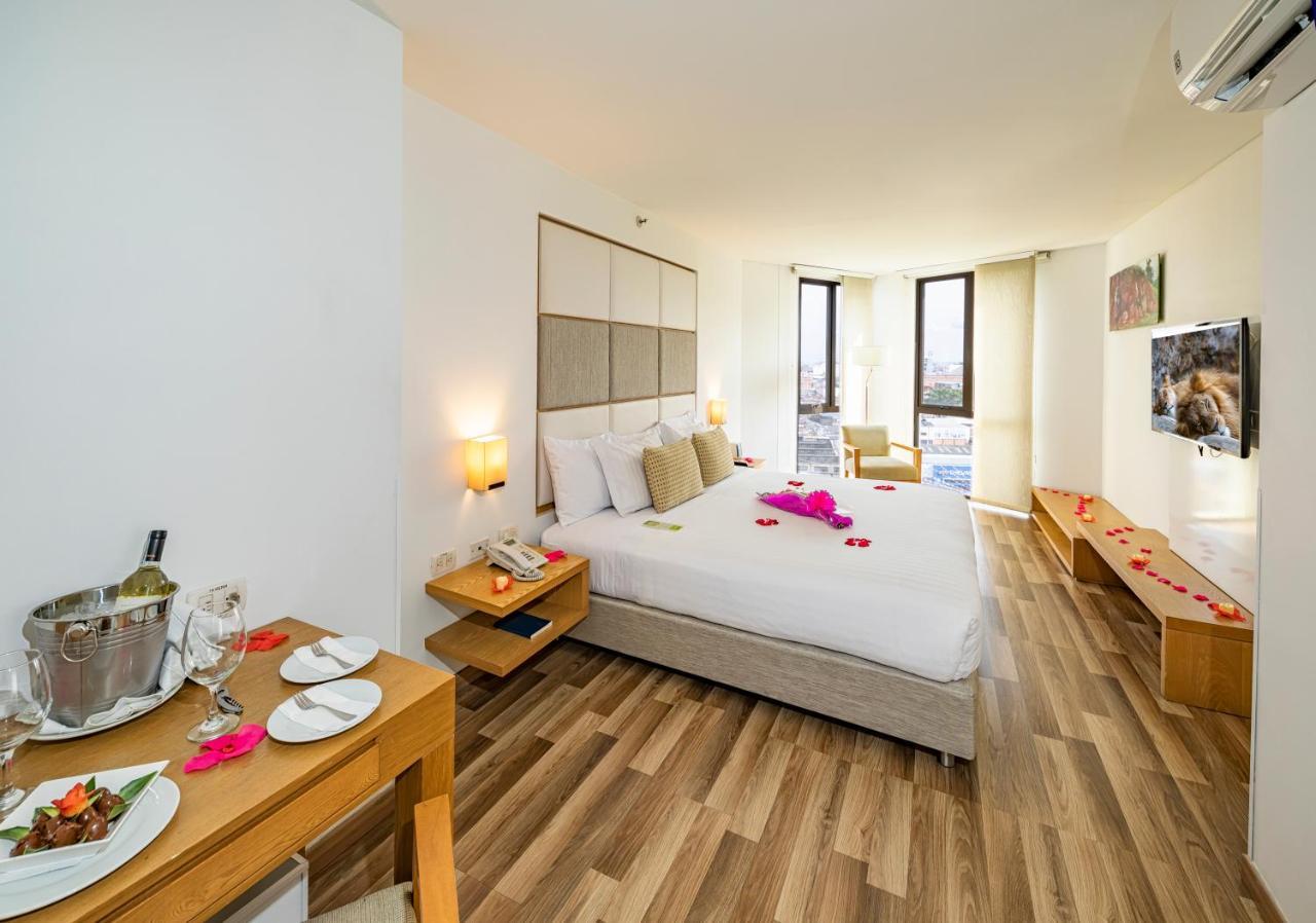 Hotel Cosmos 칼리 외부 사진