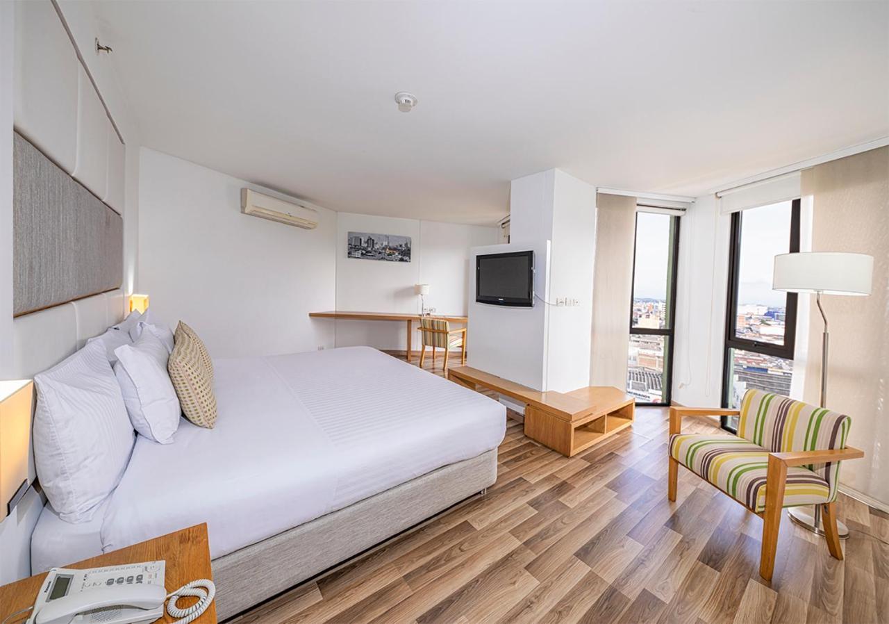 Hotel Cosmos 칼리 외부 사진